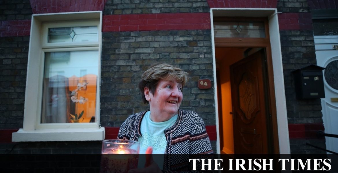 #ShineYourLight: Tributes to coronavirus victims and frontline workers