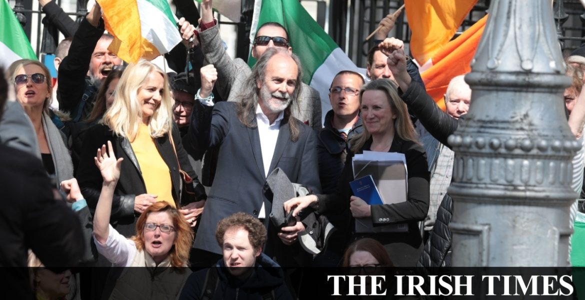 Covid-19: Questions raised over Garda response to Debenhams and Four Courts protests