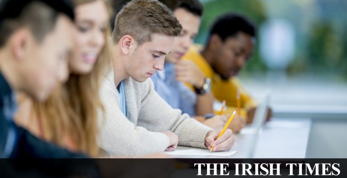 Minister urges schools to hold off cancelling Junior Cycle exams